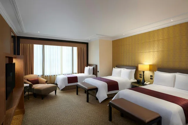 غرفة عائلية بسرير كينج وثلاثة أسرّة، Sheraton Grande Sukhumvit 2/5
