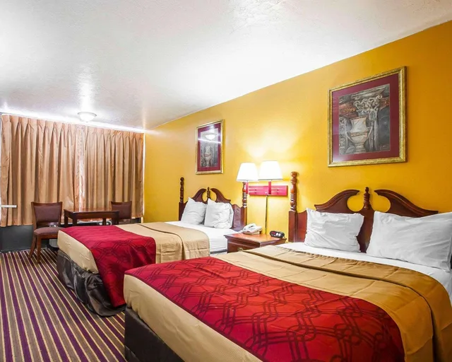 غرفة رباعية بسريرين مزدوجين، Econo Lodge Dyersburg I-155 1/5