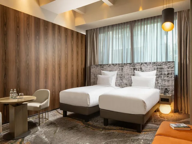 غرفة سوبيريور بسريرين منفصلين، The Emporium Plovdiv MGallery Hotel Collection 1/4