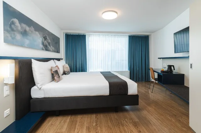غرفة سوبيريور رباعية، Bristol Hotel Zurich 2/10