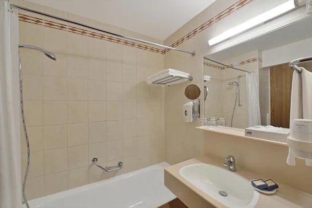 غرفة سوبيريور بسرير مزدوج، Danubius Health Spa Resort Sarvar 6/6