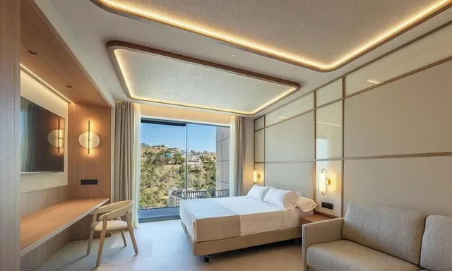 Iconic, Tower, Club, Deluxe, Double Bed, Sofa، Port Benidorm 3/5