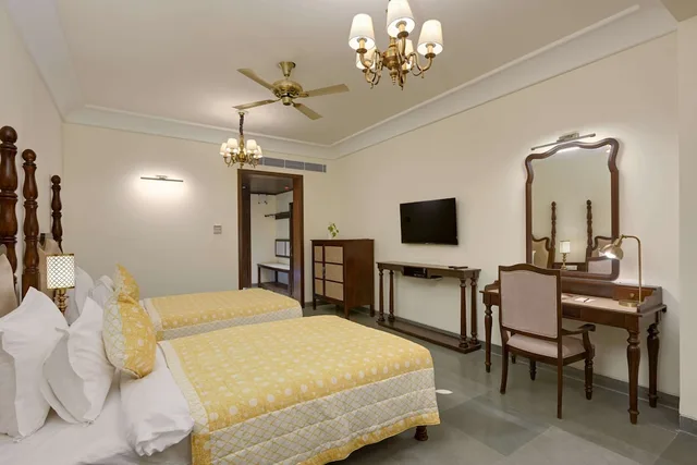 Imperial, King Bed، Treebo Brahma Niwas By The Lake 2/4