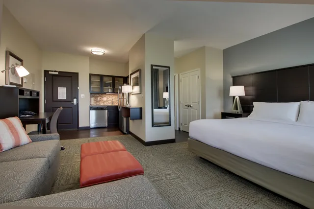 جناح بسرير كينج، Staybridge Suites Plano the Colony 1/5