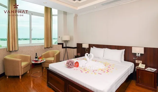 جناح تنفيذي بسرير كينج بإطلالة على النهر، Van Phat Riverside Hotel 3/10