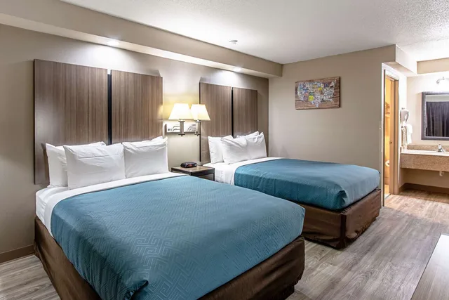 غرفة بسريرين كوين، Econo Lodge Kingsville 2/4