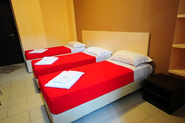 غرفة رباعية بسريرين منفصلين وسرير بطابقين، Hotel Mosaic Central Rome 1/3