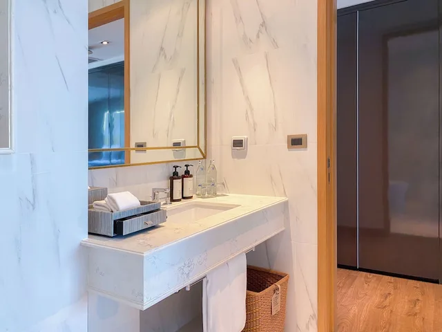جناح عائلي بسرير كينج وسرير كوين بشرفة، MUU Bangkok Hotel 7/8
