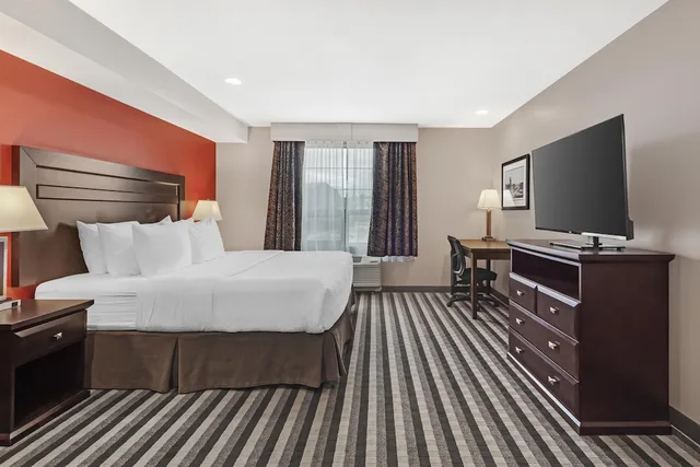 غرفة قياسية بسرير كينج، Best Western Plus Meridian Hotel 3/10