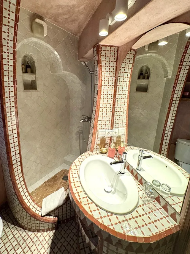 جناح جونيور بسرير كينج وسريرين منفصلين، Riad Zamane Fes 10/10