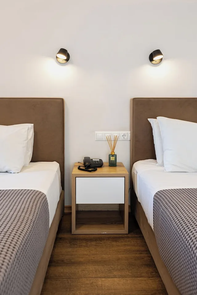 غرفة ثلاثية، Minavra Hotel 4/5