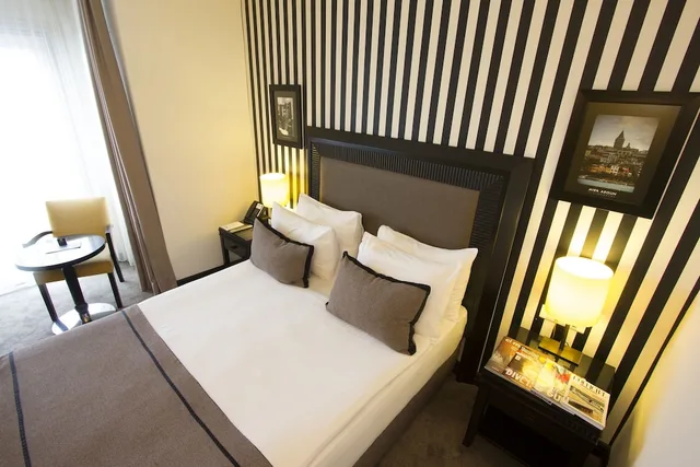 غرفة ديلوكس بسريرين منفصلين بغرفة نوم واحدة، Avantgarde Urban Hotel Taksim 1/3