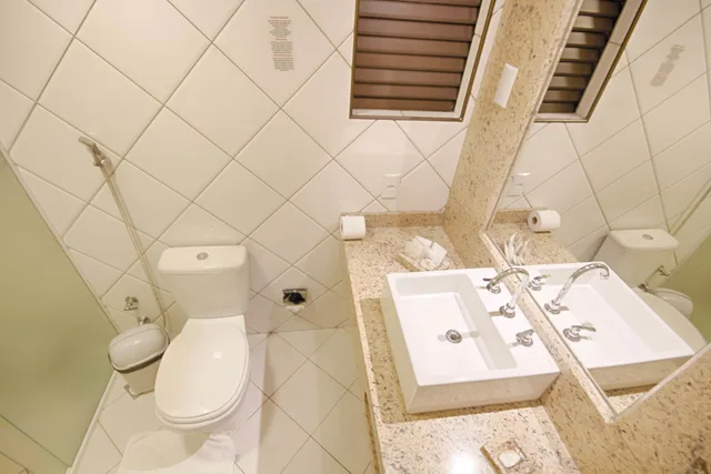 غرفة بريميير ثلاثية بثلاثة أسرّة، Hotel Continental Inn 10/10