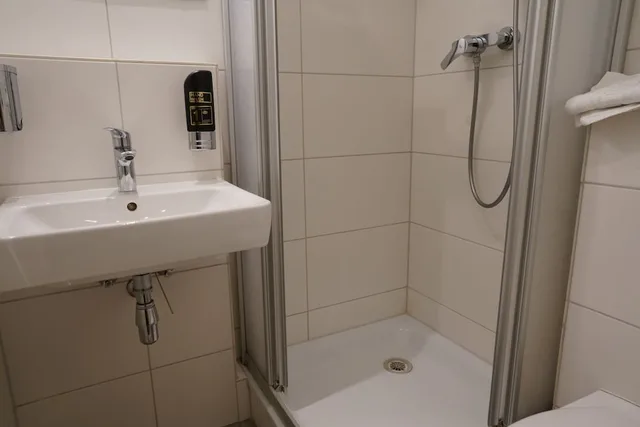 غرفة قياسية ثلاثية بسرير كوين وسرير فردي، Hotel Xantener Eck 4/6