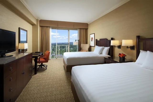 غرفة بسرير كوين وسرير مزدوج لذوي الإعاقة، Hyatt Regency Bellevue 1/3