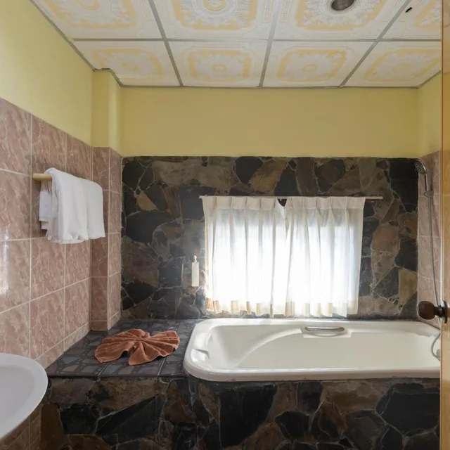 غرفة قياسية بسرير كوين، Kata Palace Hotel 9/10