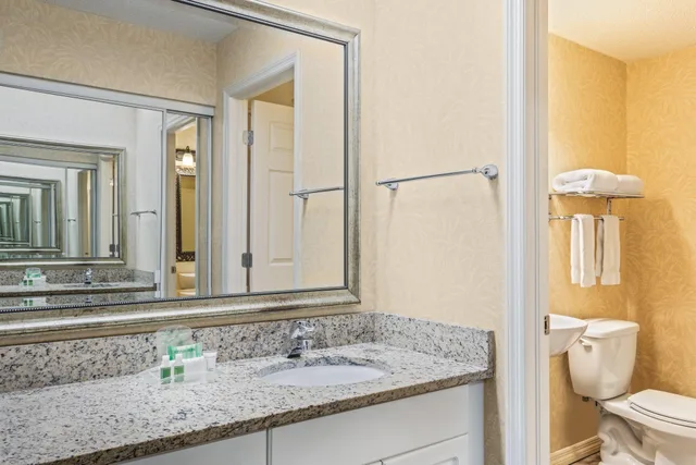 غرفة بريميوم بسرير كينج، Holiday Inn & Suites Clearwater Beach S-harbourside 5/5