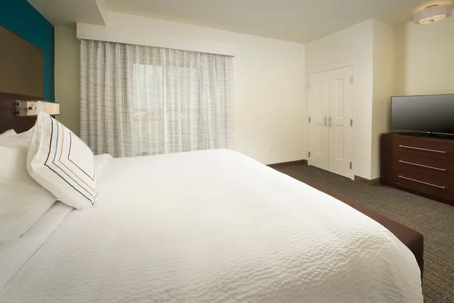 جناح بسرير كينج بغرفة نوم واحدة مع أريكة، Residence Inn By Marriott Tyler 1/3