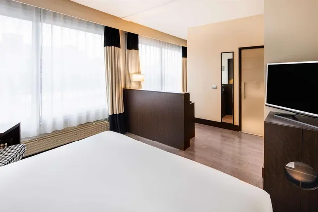 غرفة سوبيريور بسرير مزدوج أو سريرين منفصلين، Hotel NH Brussels Stephanie 4/8