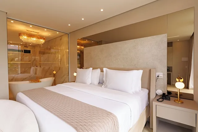 Romantic, Suite, Queen Bed, Resort View, Bathtub، Pousada Apple House Paraty 3/6