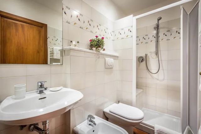 شقة كلاسيكية بسرير كوين بغرفة نوم واحدة، Classic Tuscany Apartment B 5/7
