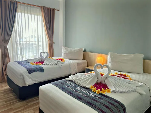غرفة ديلوكس بسرير مزدوج أو سريرين منفصلين بإطلالة على البحر، Matahari Hotel 1/10