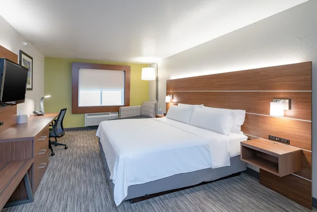 Standard, King Bed, Holiday Inn Express Hotel Suites Elkins 1/1