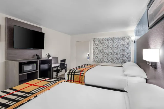 غرفة رباعية بسريرين كوين، Rodeway Inn Lake Wales - Winter Haven 6/7