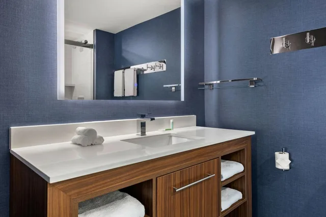 1 Bedroom, Suite, Residence Inn by Marriott Laval 2/2