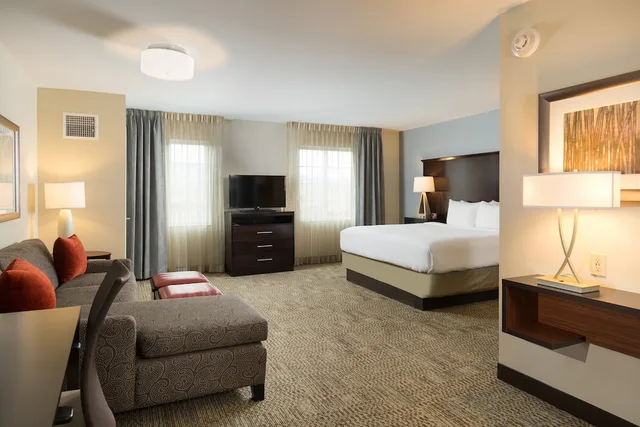 جناح استوديو بسرير كينج بمطبخ لذوي الإعاقة، Staybridge Suites Corona South 1/8