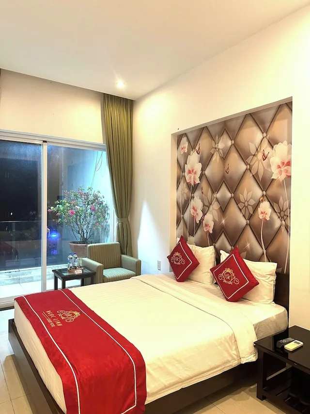 غرفة شهر العسل بسرير مزدوج بشرفة، Ngoc Linh Luxury Hotel 4/10