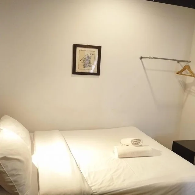 غرفة بسرير مزدوج بحمام خاص، Ora Hostel Bangkok 5/10