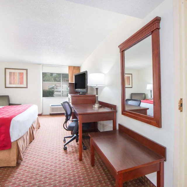 Studio, Suite, King Bed, Ramada By Wyndham Enid 3/5