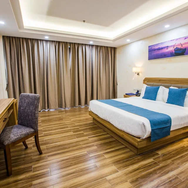 Room, Queen Bed, Costa Palawan Resort 2/6