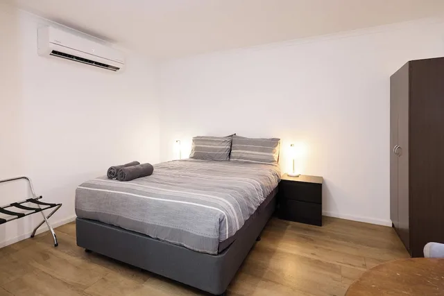 غرفة أساسية بسرير كوين، Exmouth Cape Holiday Park 5/10