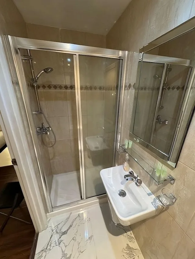 غرفة رباعية بسريرين مزدوجين، Tony's House Hotel 9/10