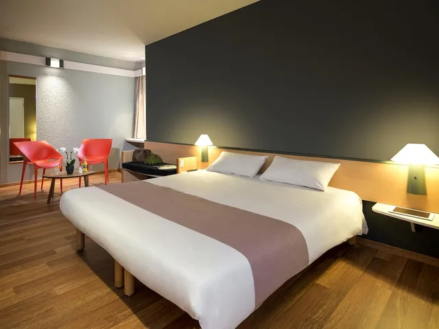 غرفة سوبيريور بسرير مزدوج وسرير فردي، IBIS CHARLEROI CENTRE GARE 1/7
