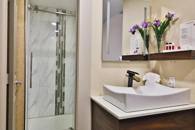 جناح بسرير كينج بجاكوزي، Baymont by Wyndham Medicine Hat 5/10