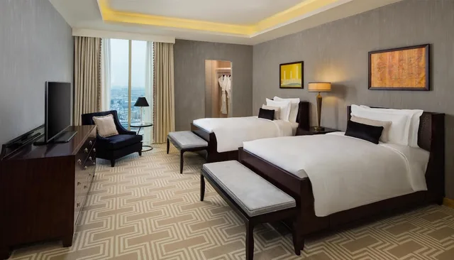 شقة عائلية بثلاثة أسرّة بإطلالة على المدينة، فندق كمبينسكي العثمان الخبر(Kempinski Al Othman Hotel) 1/2