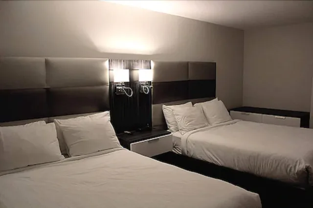 Efficiency, Suite, Multiple Beds، Les Suites Victoria Ascend Hotel Collection 3/4