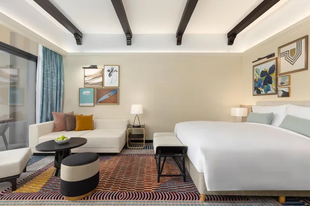 جناح سيغنتشر بإطلالة على الحديقة بغرفة نوم واحدة بمسبح خاص، Sofitel Ras Al Khaimah Al Hamra Beach Resort 1/9