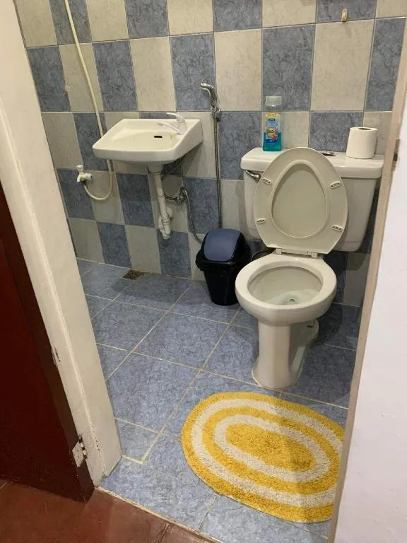 Private, Double Bed, Jiji's Hostel 2/2