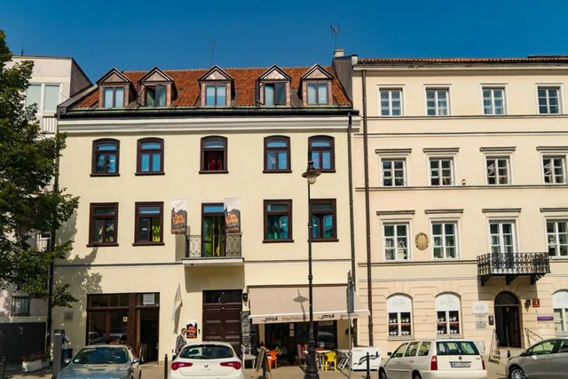 غرفة ثلاثية بسرير بطابقين بحمام مشترك، Oki Doki Old Town Hostel 1/1
