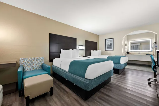 غرفة بسريرين مزدوجين، Best Western Catalina Inn 2/3