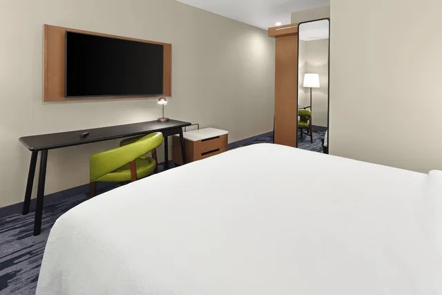 جناح بسرير كينج مع أريكة، Fairfield Inn & Suites by Marriott Anaheim Los Alamitos 1/3