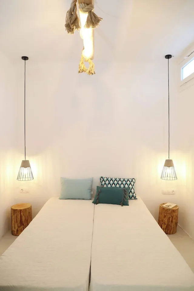 دوبلكس بسرير مزدوج وسريرين منفصلين مع أريكة بحوض جاكوزي، Irida Luxury Apartments 8/10