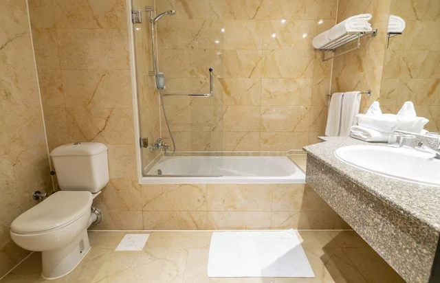 غرفة سوبيريور بسرير كينج وسرير كوين بإطلالة على الحديقة، Blend Elphistone Resort Marsa Alam 5/6
