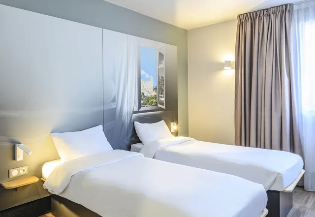 Standard, Twin Beds, B&B Hotel Orange 1/3