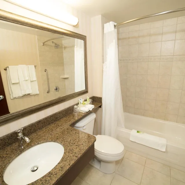 جناح تنفيذي، Holiday Inn Express Hotel Suites Whitecourt Southeast 4/4