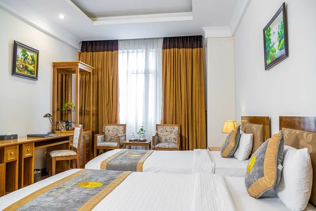 Senior, Family، Hoang Son Peace Hotel 8/10
